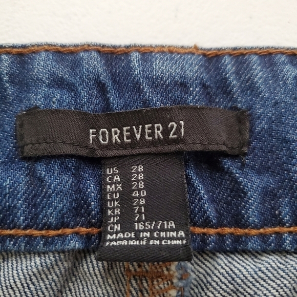 Forever 21 Denim Cuffed Shorts‎ 28 Distressed 100% cotton Midrise - Picture 3 of 7